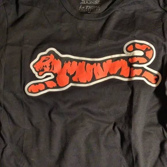LeTigre black tee sz M - Picture 2 of 5
